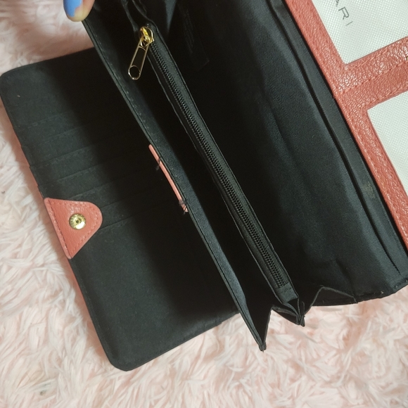 Tri-Fold Wallet - Picture 3 of 5